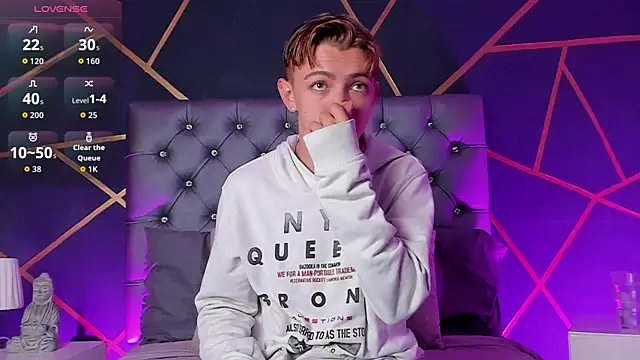 Lian Miller1  online show from March 30, 12:28 pm