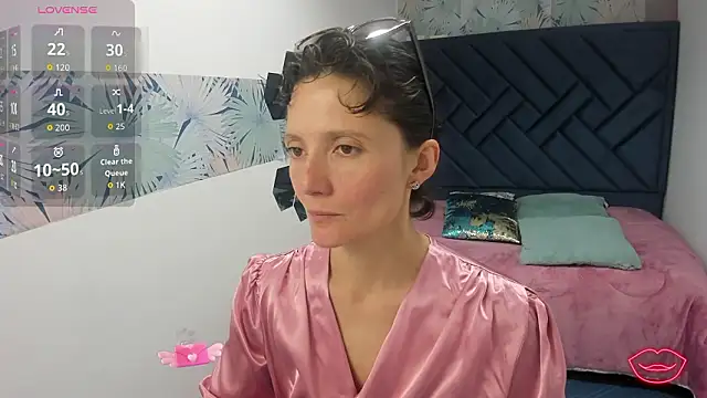 Snapshot of Valery_More__ chatting on February 13, 1:07 pm Valery More online show from February 13, 1:07 pm