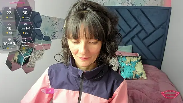 Snapshot of Valery_More__ chatting on February 19, 1:18 pm Valery More online show from February 19, 1:18 pm