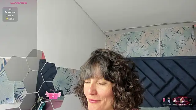 Snapshot of Valery_More__ chatting on February 20, 1:11 pm Valery More online show from February 20, 1:11 pm