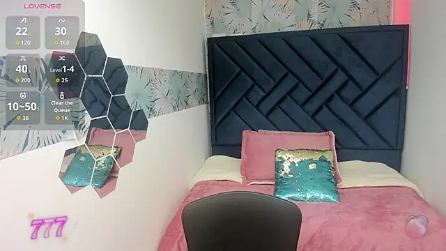 Snapshot of Valery_More__ chatting on March 10, 1:05 pm Valery More online show from March 10, 1:05 pm