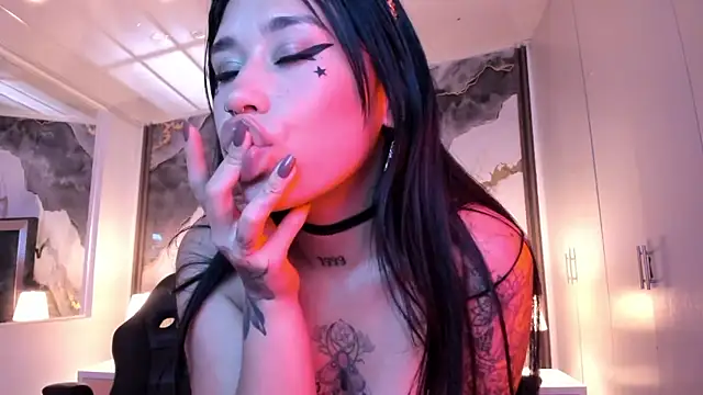 Snapshot of SusanVilla chatting on April 16, 9:39 pm SusanVilla online show from April 16, 9:39 pm
