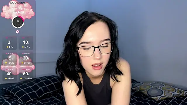 KayaNorth online show from October 5, 8:07 pm