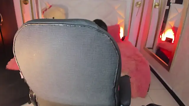 i kristi online show from February 25, 8:18 pm