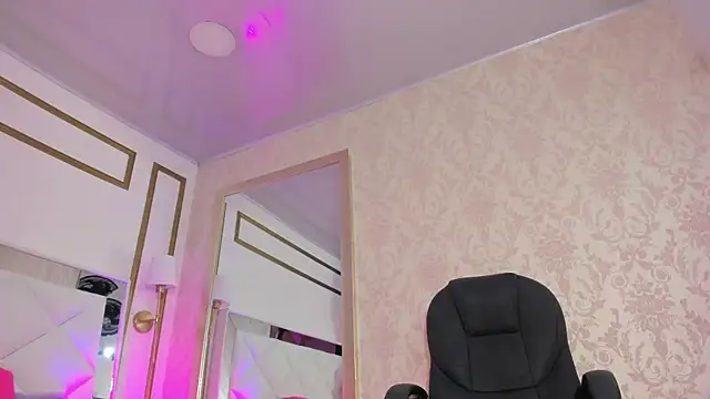 i kristi online show from March 30, 8:32 pm