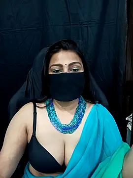 Snapshot of nakedqueen4u chatting on October 6, 6:27 pm nakedqueen4u online show from October 6, 6:27 pm