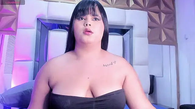 violet milleer online show from December 3, 7:12 pm