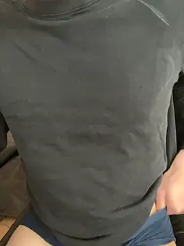 Snapshot of Xbunny13X chatting on April 5, 2:14 pm Xbunny13X online show from April 5, 2:14 pm