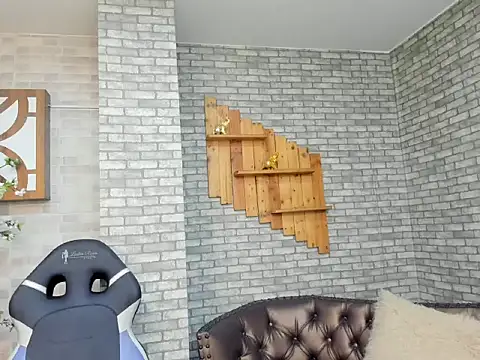 Alisonn Doll online show from November 6, 12:06 pm