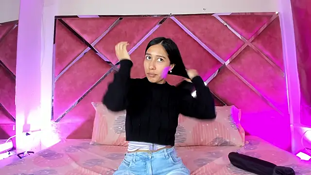 Amelia Rivas online show from October 12, 6:18 pm