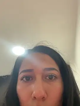 Amelia Rivas online show from May 9, 1:33 am