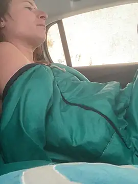 GoldenPussy1329 online show from May 5, 9:06 am