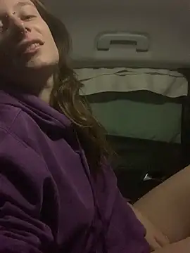 GoldenPussy1329 online show from May 20, 10:38 pm