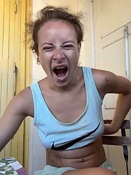GoldenPussy1329 online show from June 28, 7:36 am