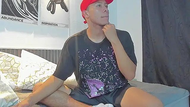 Snapshot of Alex_hunterdy chatting on October 1, 7:09 pm Alex hunterdy online show from October 1, 7:09 pm