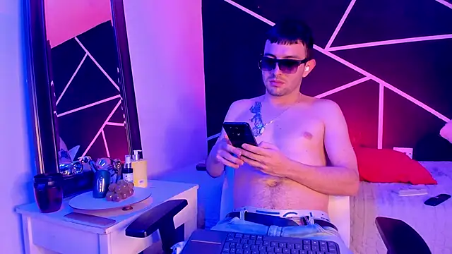 VynnyBlacke  online show from November 22, 8:19 pm