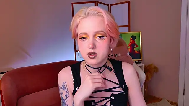 luna son online show from November 8, 9:24 pm