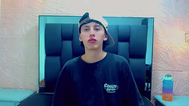 thaigo twink38 online show from November 26, 5:30 am