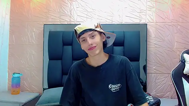 thaigo twink38 online show from December 2, 5:13 am