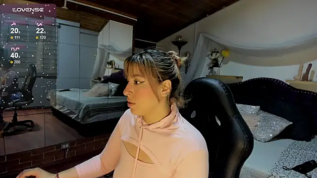 sophialyh 1 online show from November 26, 12:28 pm