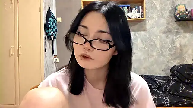 Beeping Creature online show from November 12, 3:01 pm