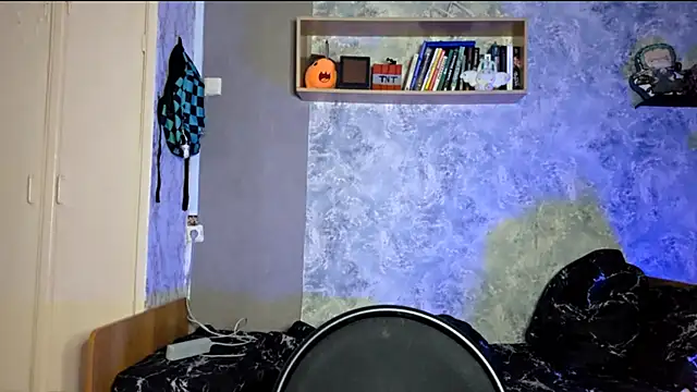 Beeping Creature online show from November 23, 5:13 pm