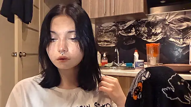 Beeping Creature online show from February 15, 4:03 pm