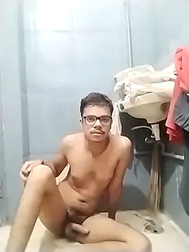 Snapshot of sexybobby13 chatting on October 6, 8:45 am sexybobby13 online show from October 6, 8:45 am