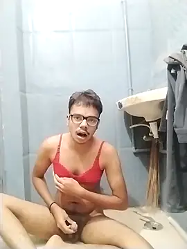 Snapshot of sexybobby13 chatting on October 7, 8:44 am sexybobby13 online show from October 7, 8:44 am