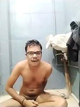 Snapshot of sexybobby13 chatting on October 11, 8:46 am sexybobby13 online show from October 11, 8:46 am