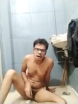 Snapshot of sexybobby13 chatting on November 8, 9:09 am sexybobby13 online show from November 8, 9:09 am