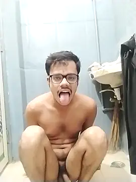 Snapshot of sexybobby13 chatting on November 10, 8:46 am sexybobby13 online show from November 10, 8:46 am