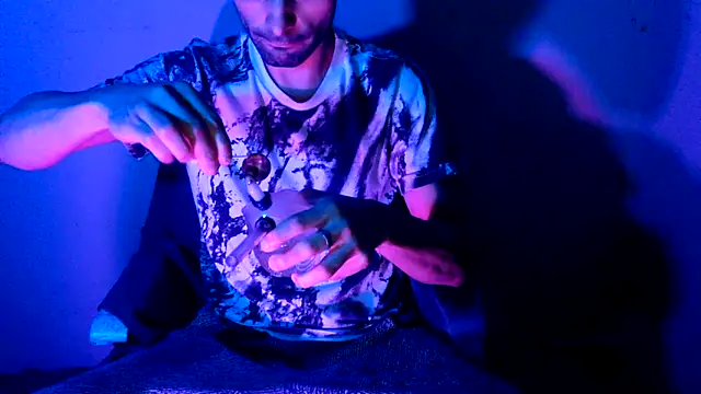 highinhtxx online show from November 9, 1:26 am