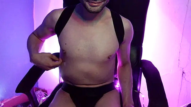 highinhtxx online show from March 20, 3:44 am