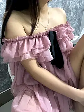 Snapshot of lee_ly chatting on December 5, 7:39 am lee ly online show from December 5, 7:39 am