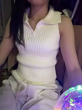 Snapshot of lee_ly chatting on January 13, 4:01 pm lee ly online show from January 13, 4:01 pm