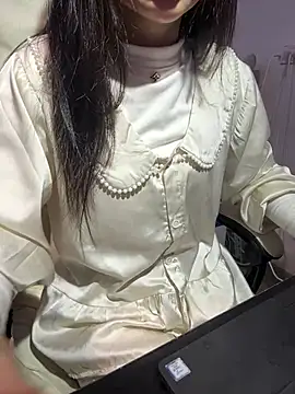 Snapshot of lee_ly chatting on February 19, 5:25 am lee ly online show from February 19, 5:25 am