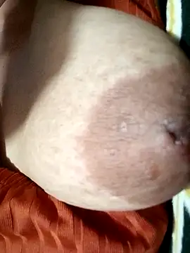 Hotmommax online show from October 9, 5:22 pm