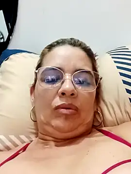 Snapshot of AdiniTA__Hot chatting on October 8, 1:36 am AdiniTA Hot online show from October 8, 1:36 am