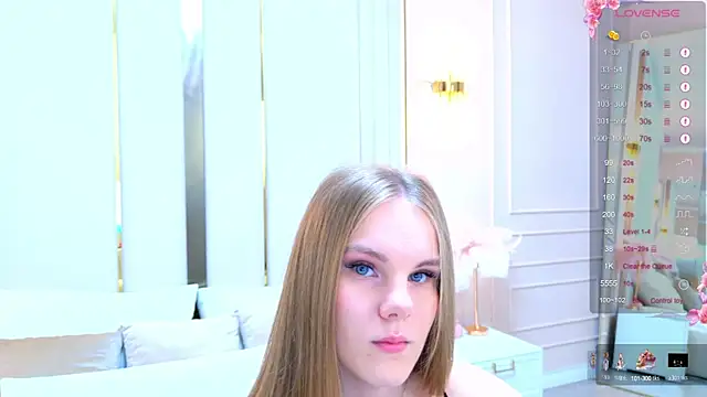 Lili Lohan online show from October 12, 5:01 pm