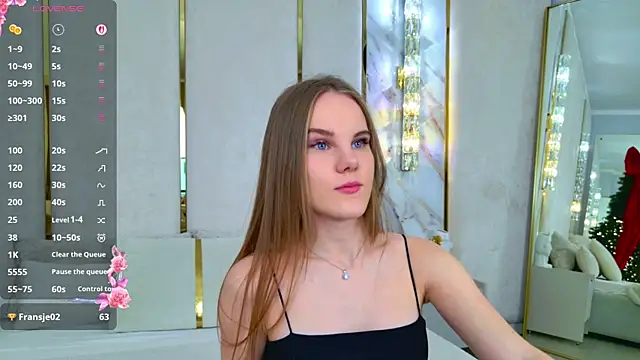 Lili Lohan online show from November 24, 5:23 pm