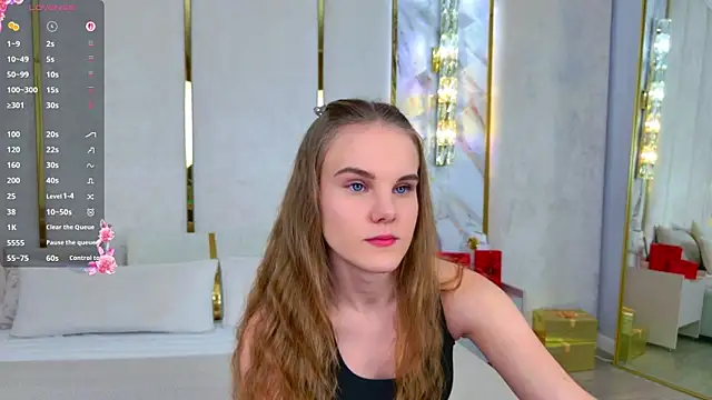 Lili Lohan online show from December 5, 5:09 pm