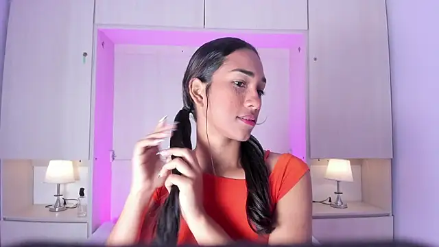 AnahiCollins online show from March 28, 11:32 am