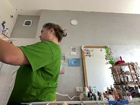 red mini fox online show from October 5, 9:07 am