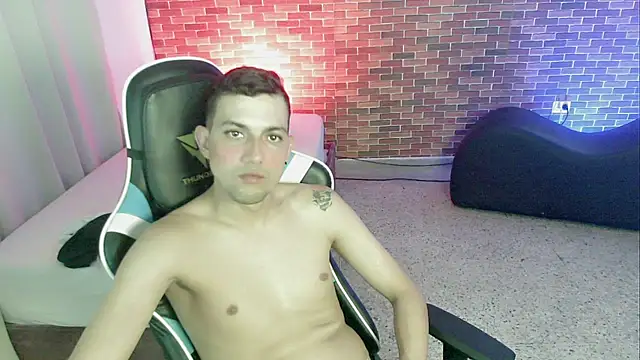 Snapshot of Bulls_23_ chatting on September 29, 11:31 pm Bulls 23 online show from September 29, 11:31 pm