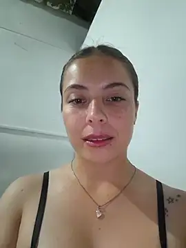 EmmaValencia  online show from May 9, 9:14 am
