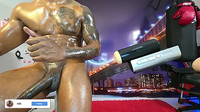 Snapshot of DiegoXL111 chatting on March 5, 4:08 am DiegoXL111 online show from March 5, 4:08 am