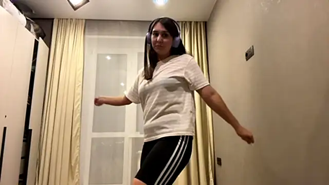 Snapshot of RoseRossi chatting on September 29, 10:53 am RoseRossi online show from September 29, 10:53 am