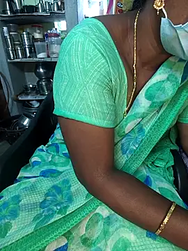 Snapshot of Tamilselviroja- chatting on May 1, 5:12 am Tamilselviroja- online show from May 1, 5:12 am