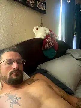 Snapshot of lil_dude_big_dick chatting on September 29, 5:51 pm lil dude big dick online show from September 29, 5:51 pm